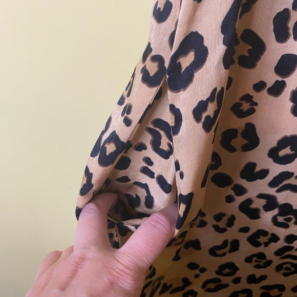 Vici Dress Size Medium Leopard Print Short Sleeve - Picture 5 of 11